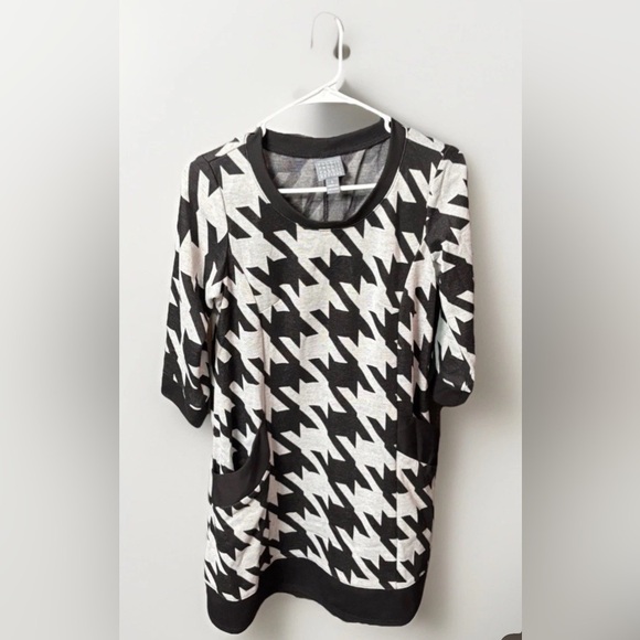 Rabbit Rabbit Rabbit Monochrome Houndstooth Top - Picture 1 of 3